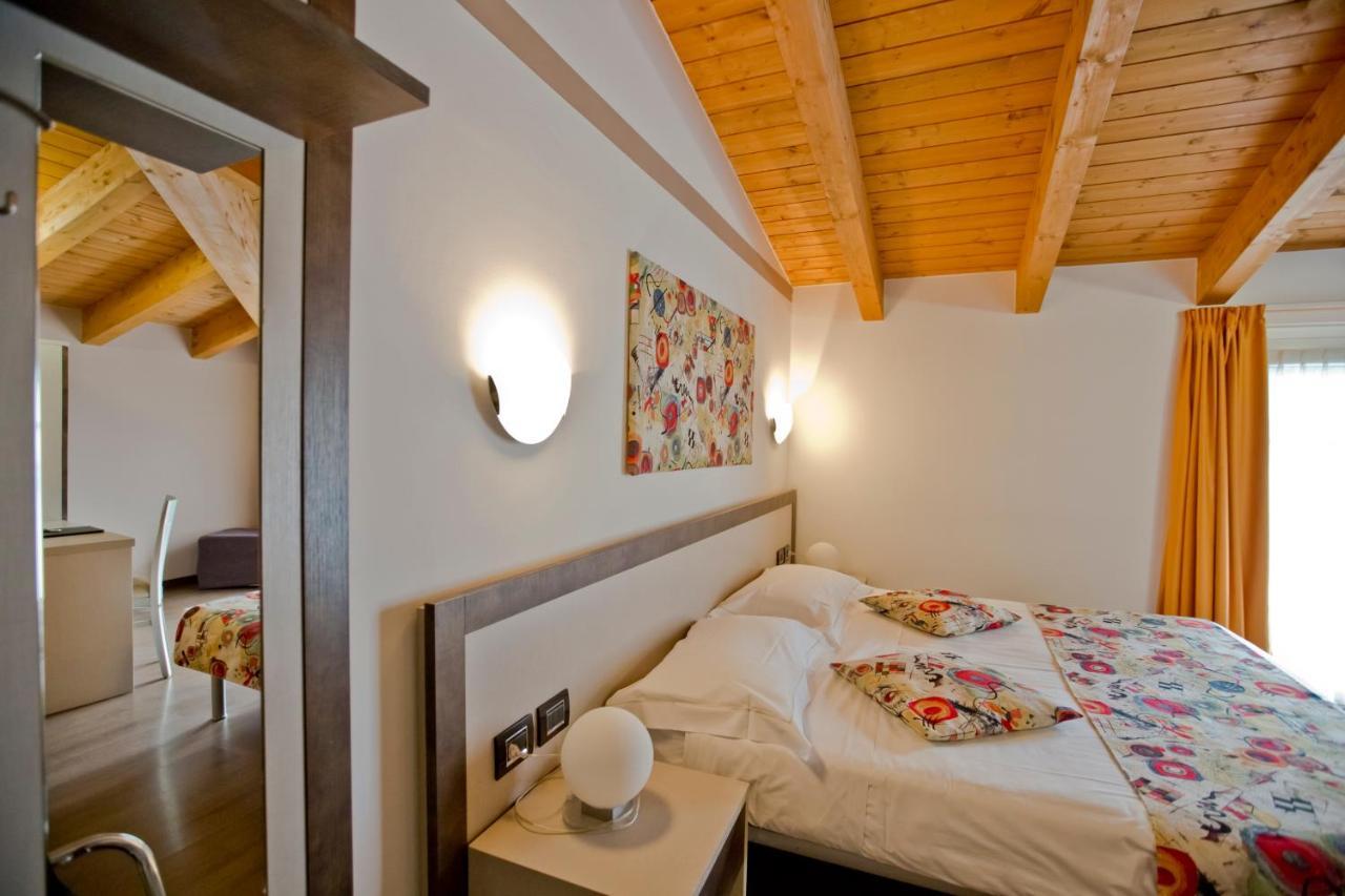 Hotel Lago Di Como Colico Exterior photo